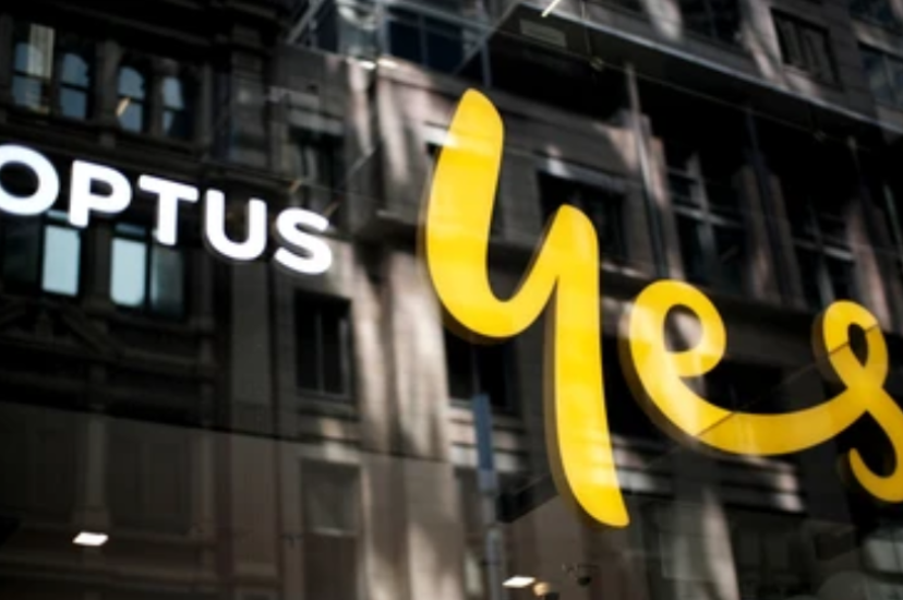 Optus CEO steps down