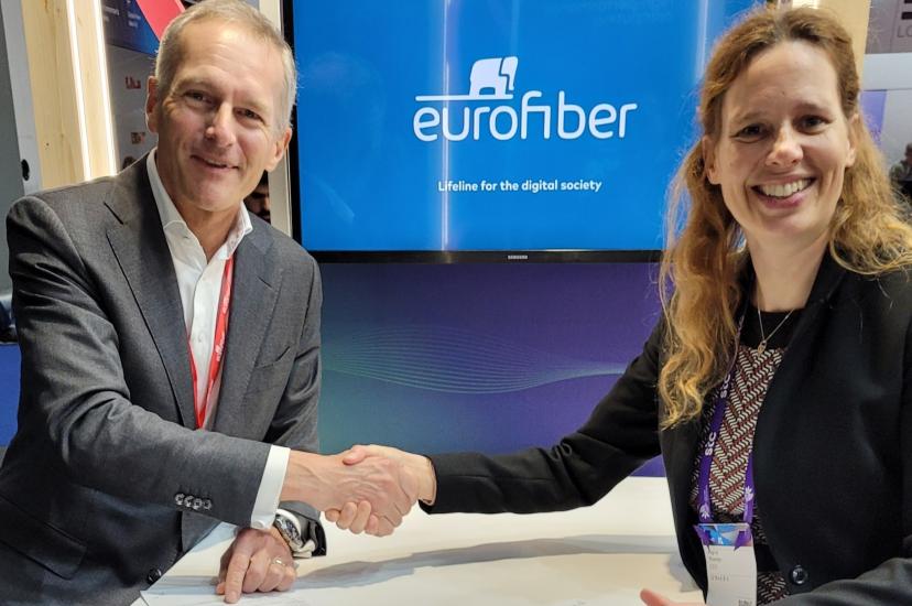 Paul Naastepad, Managing Director Eurofiber Netherlands and Ingrid Romijn, CEO at Q*bird (Credit: Eurofiber)