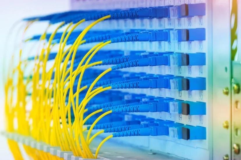 Fibre at AI scale: rethinking connectors and cable management for high-density data centres