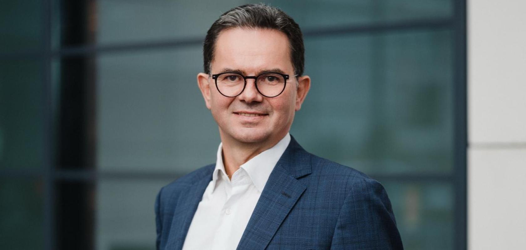 A portrait image of Vincent Garnier